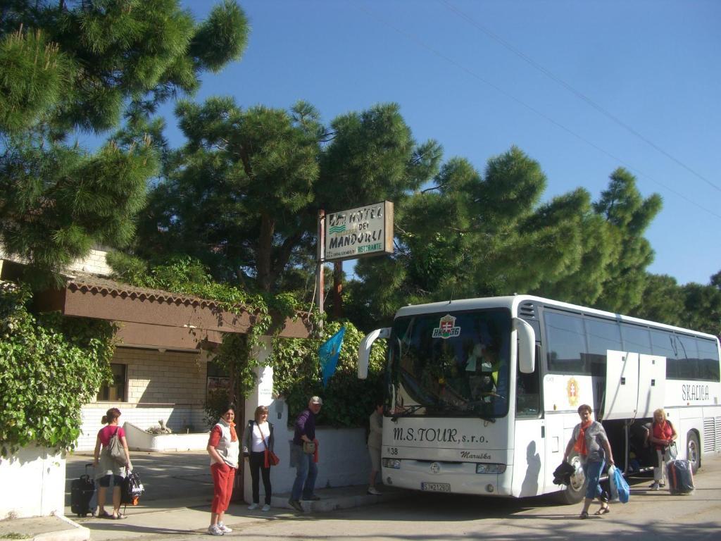 Hotel Menta E Rosmarino Monte SantʼAngelo Buitenkant foto