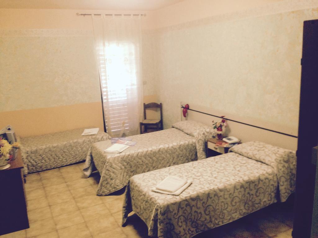 Hotel Menta E Rosmarino Monte SantʼAngelo Buitenkant foto