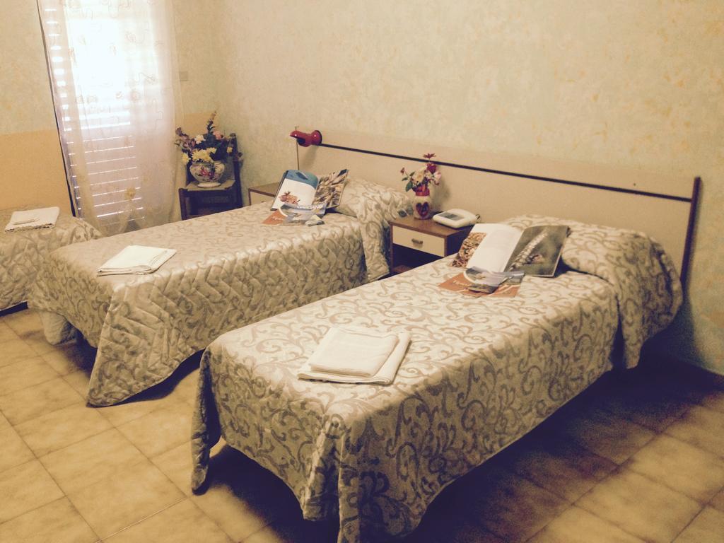 Hotel Menta E Rosmarino Monte SantʼAngelo Buitenkant foto