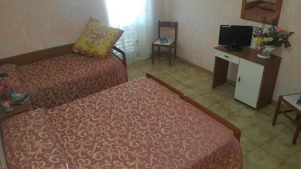 Hotel Menta E Rosmarino Monte SantʼAngelo Buitenkant foto