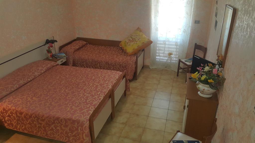 Hotel Menta E Rosmarino Monte SantʼAngelo Buitenkant foto