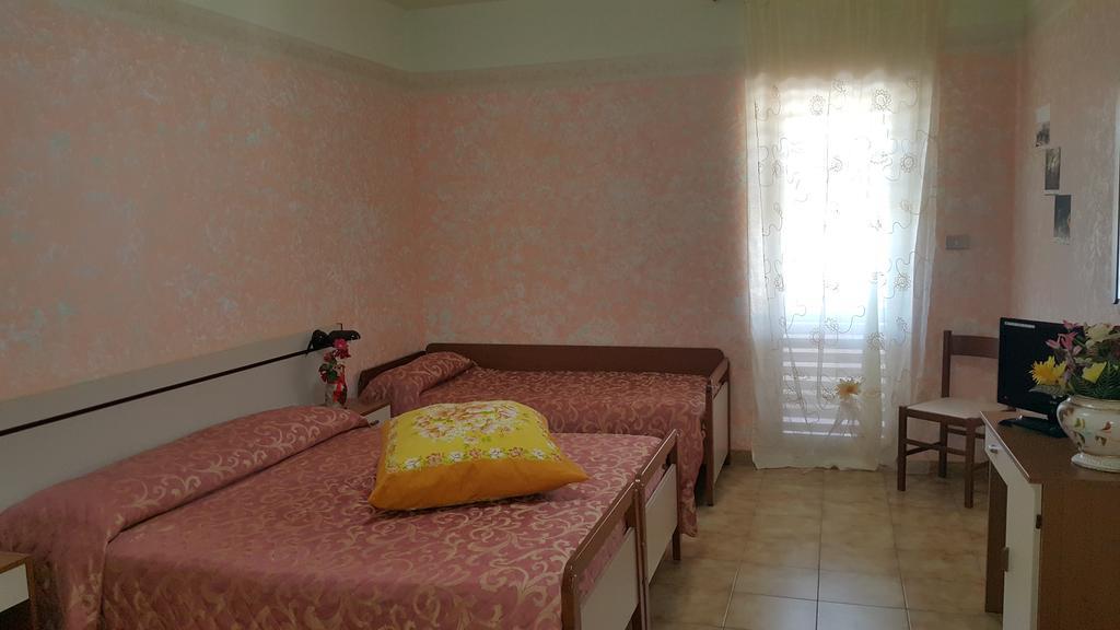 Hotel Menta E Rosmarino Monte SantʼAngelo Kamer foto