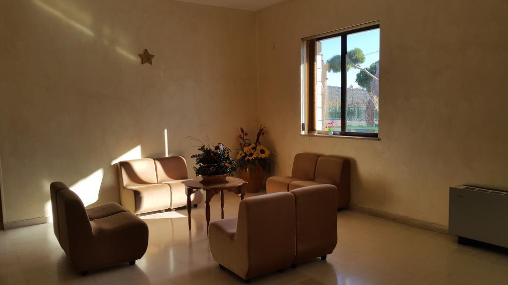 Hotel Menta E Rosmarino Monte SantʼAngelo Buitenkant foto
